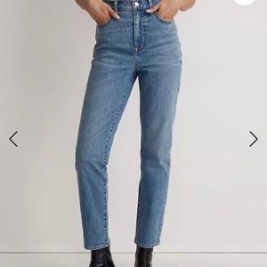 Madewell mom jeans ! Size 26 (waist fits as 27 inches). Tags still on.